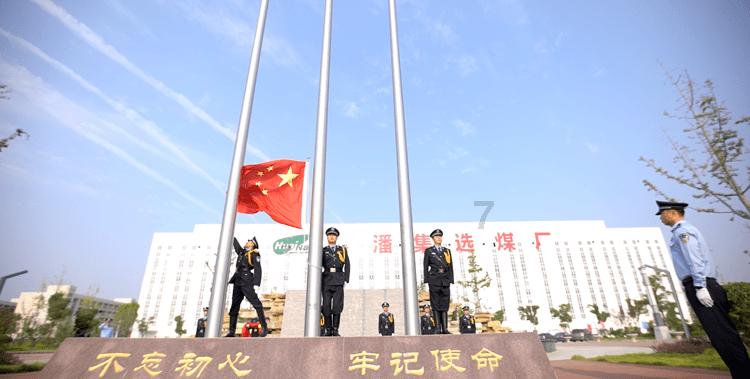 琳娜整理房间