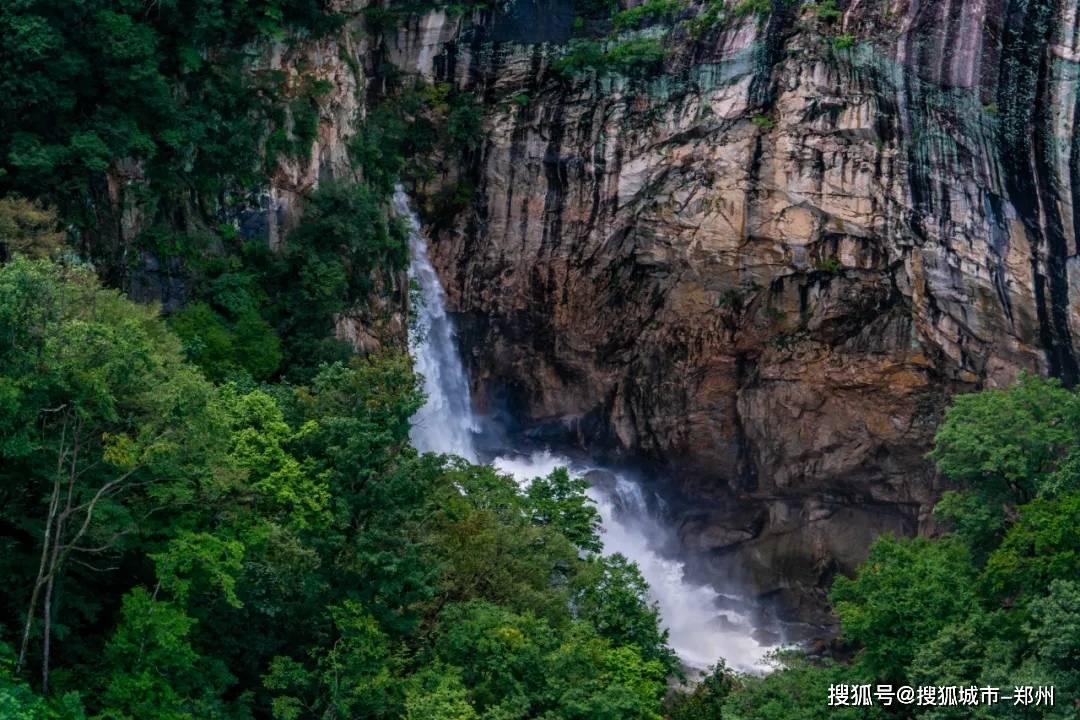 在羽绒衣上被黑笔划了一下。怎么样把它洗掉？可以洗掉吗？去干洗店可以看洗掉吗游戏画面